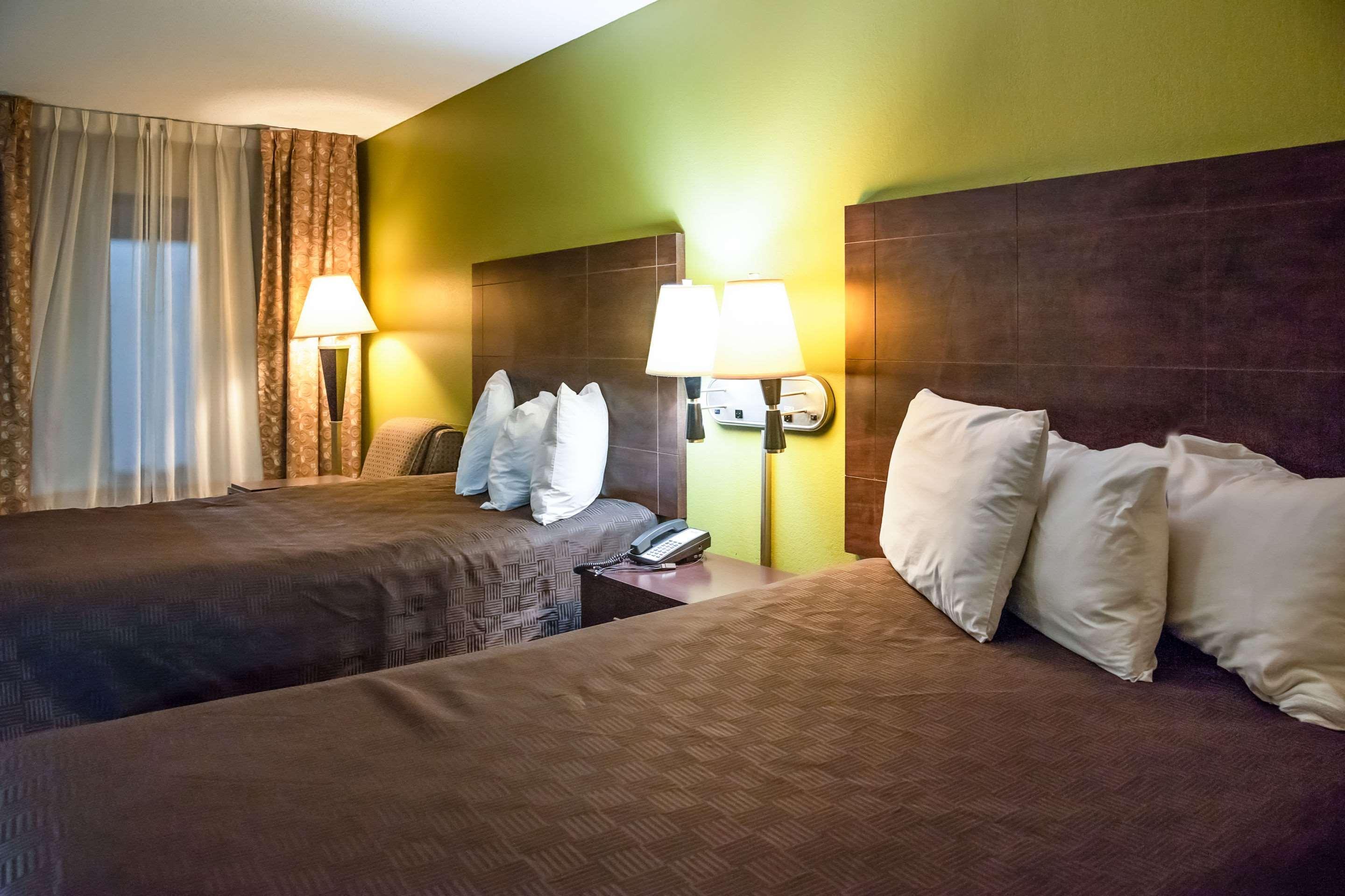 Rodeway Inn & Suites Clarksville Kültér fotó