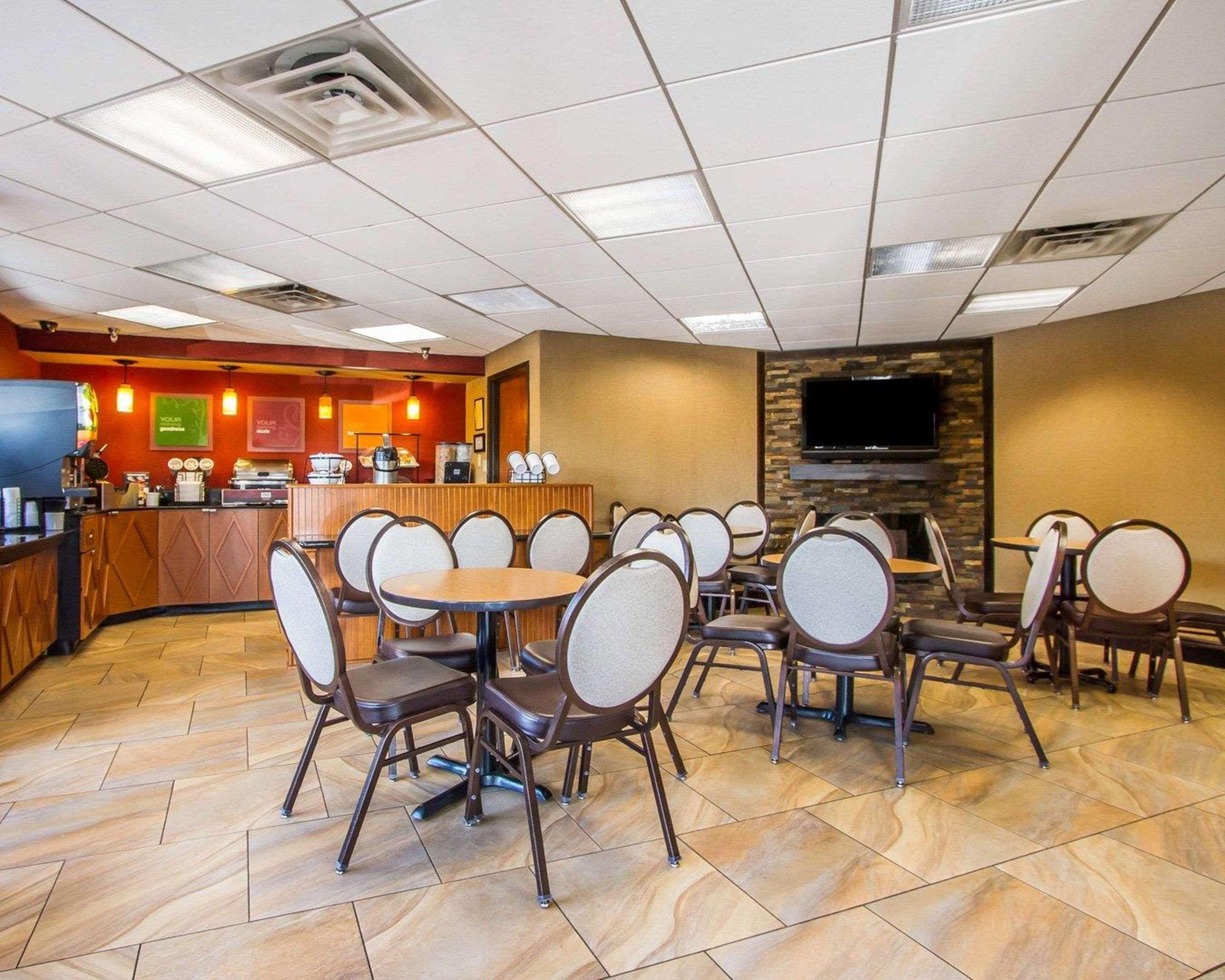 Rodeway Inn & Suites Clarksville Kültér fotó