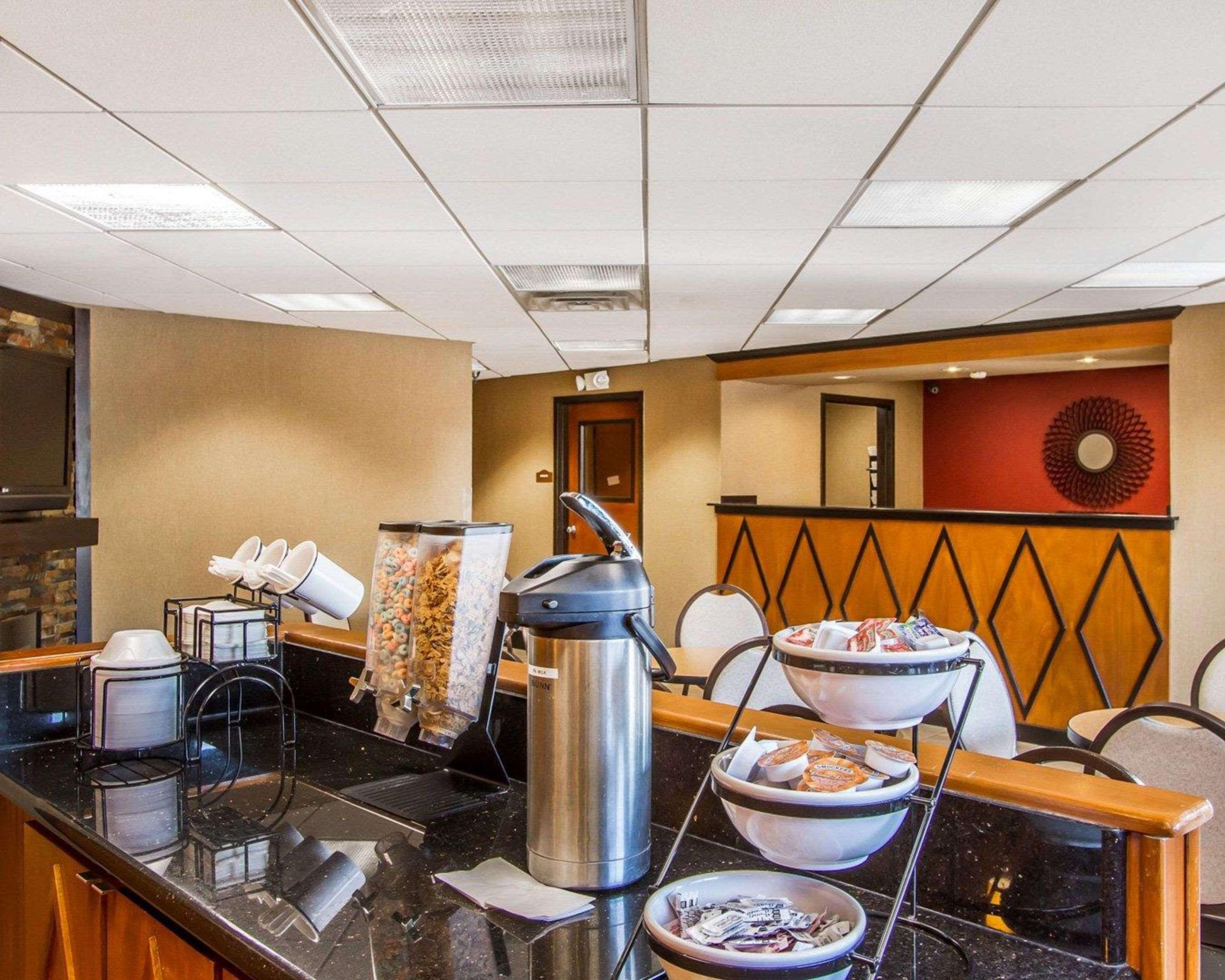 Rodeway Inn & Suites Clarksville Kültér fotó