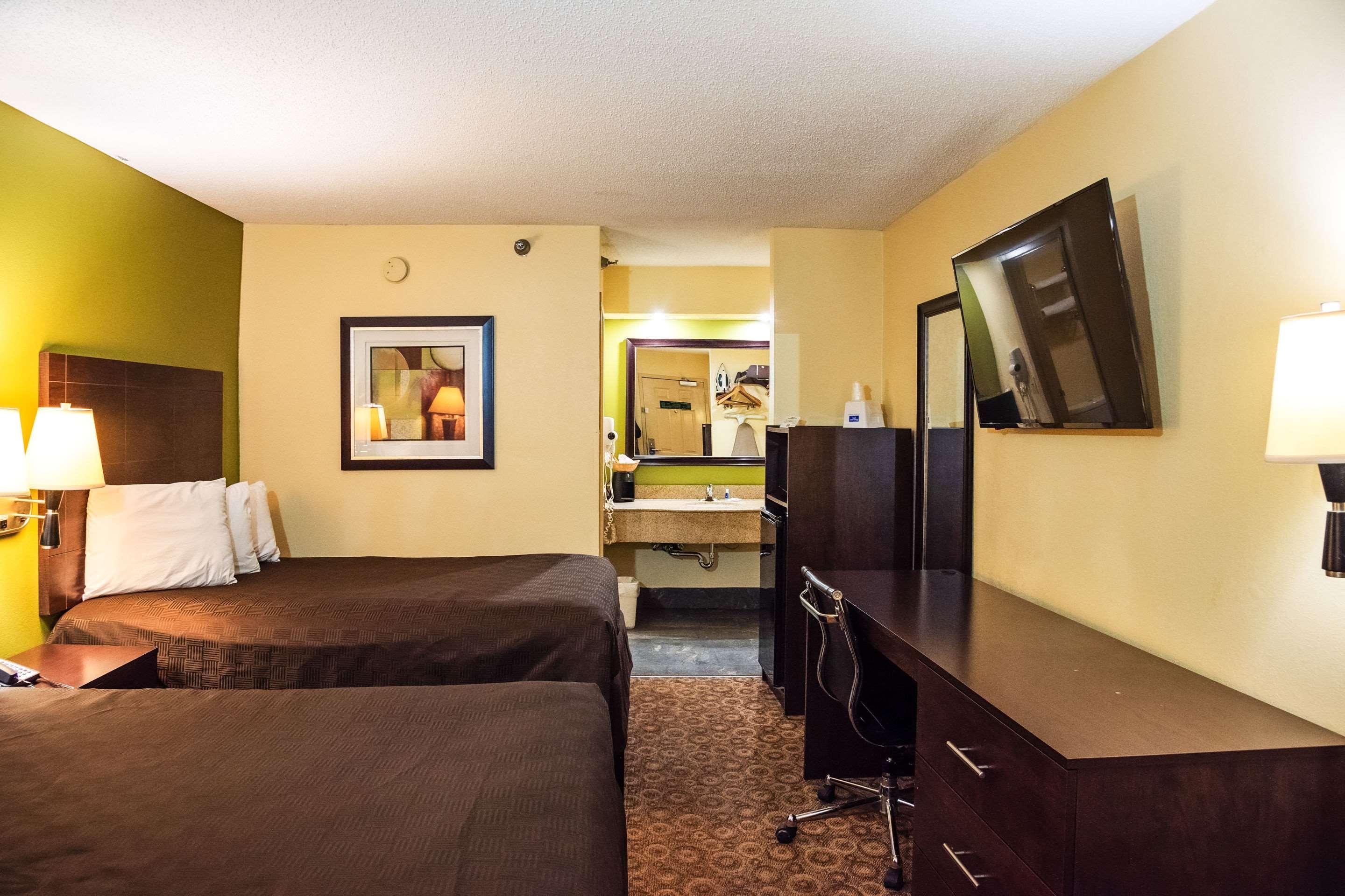 Rodeway Inn & Suites Clarksville Kültér fotó