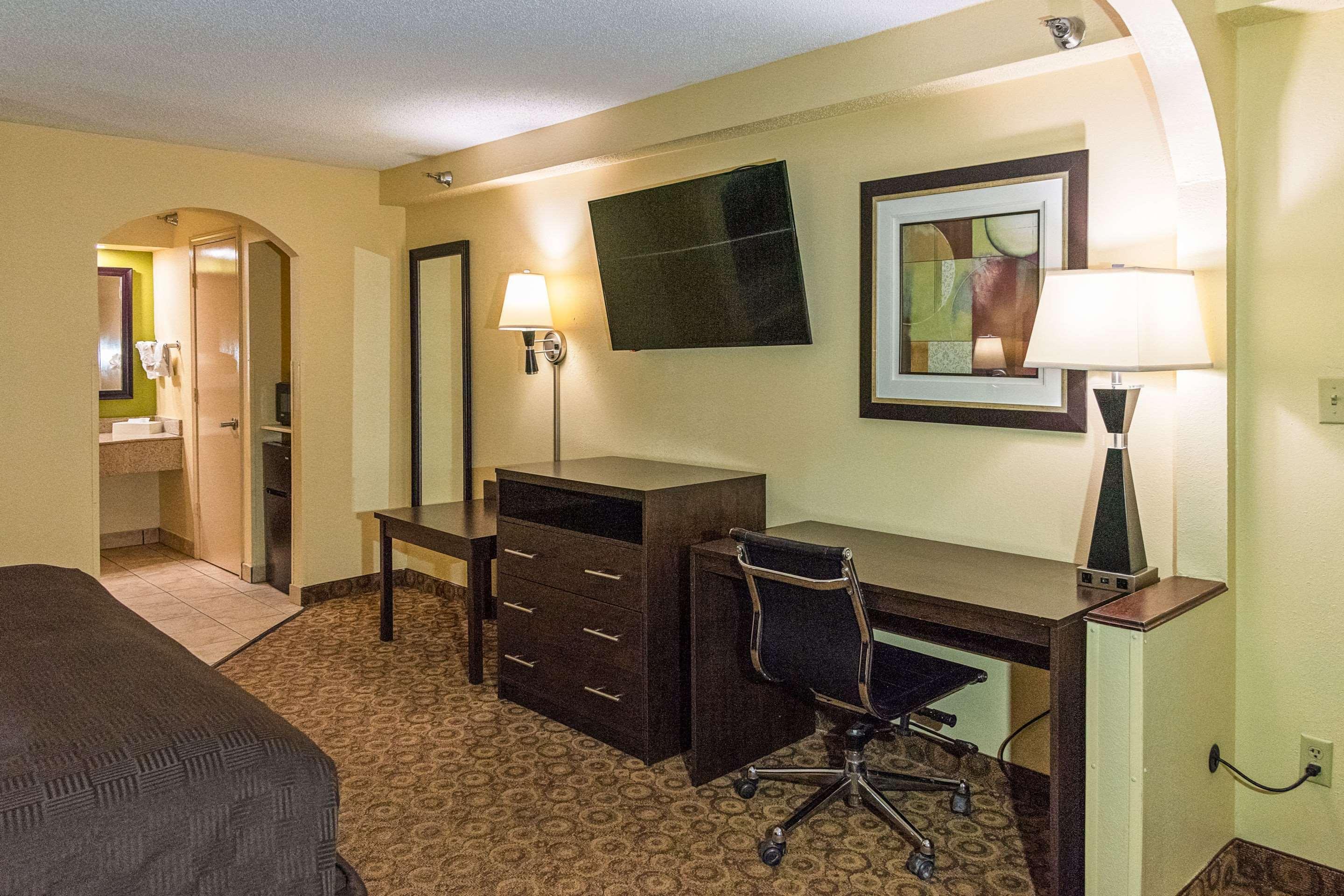 Rodeway Inn & Suites Clarksville Kültér fotó