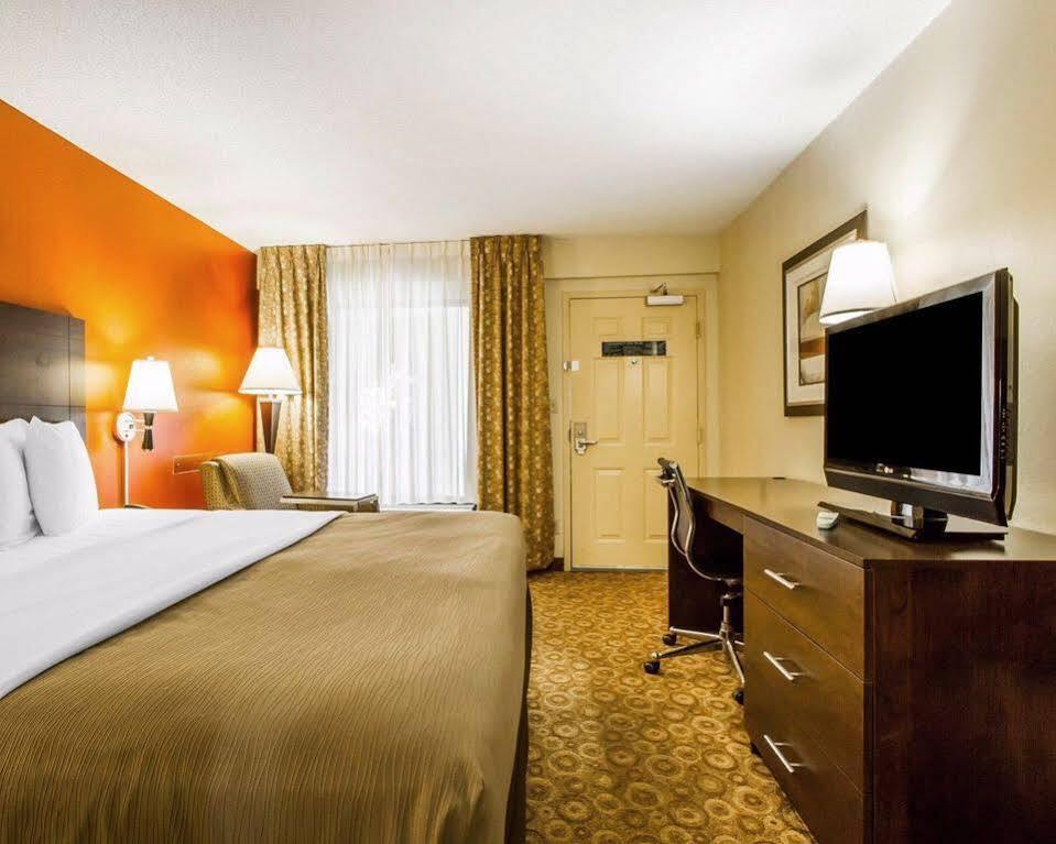Rodeway Inn & Suites Clarksville Kültér fotó