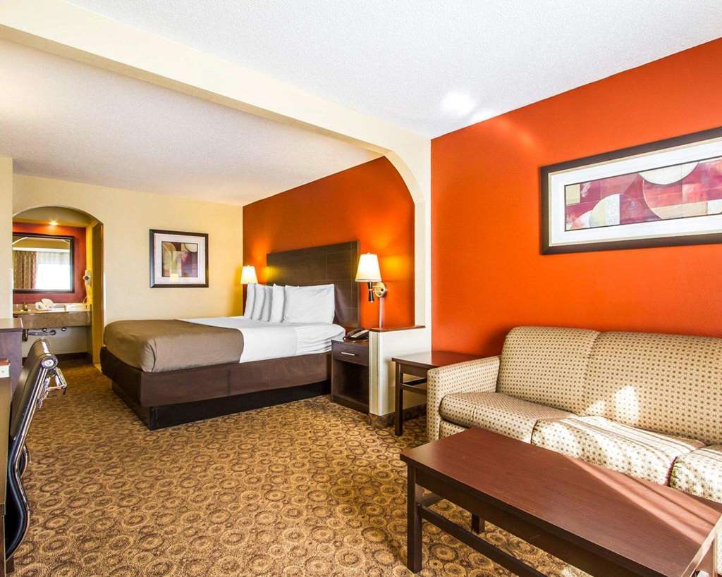 Rodeway Inn & Suites Clarksville Szoba fotó